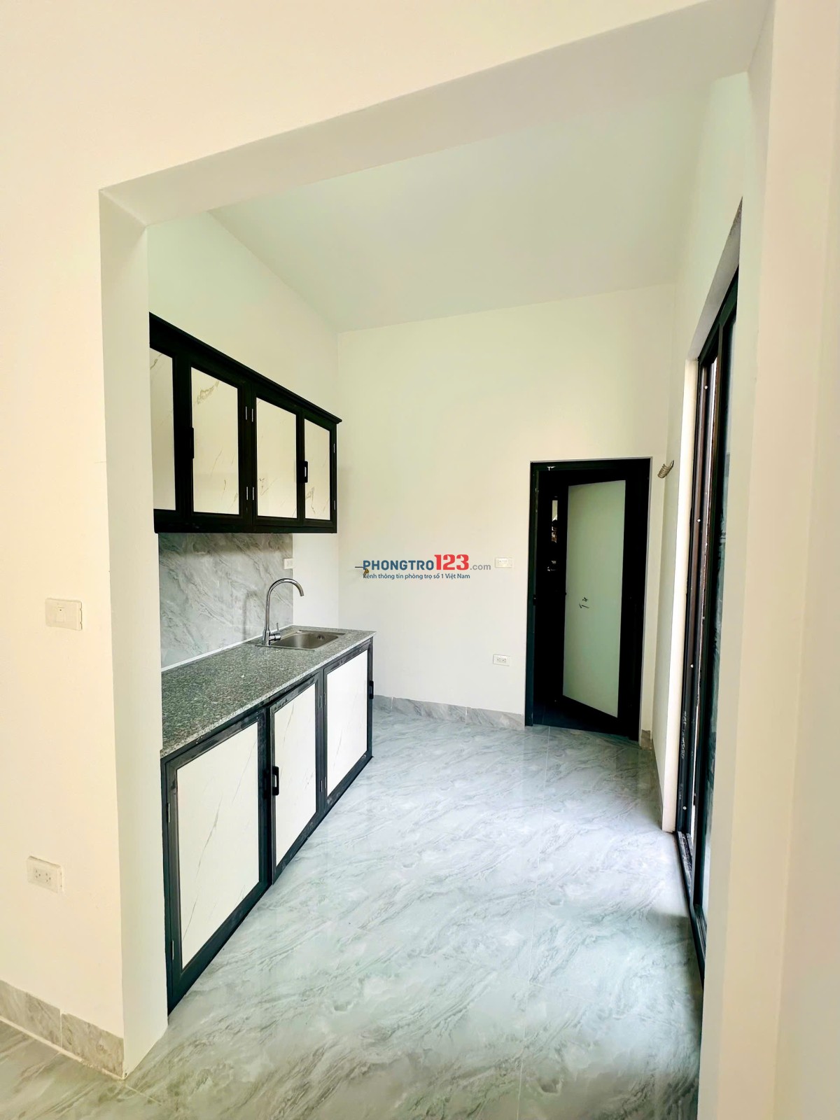 CĂN STUDIO MỚI PHỐ ĐÀO TẤN - RA TRUNG TÂM VÀI PHÚT - VÀO Ở LUÔN