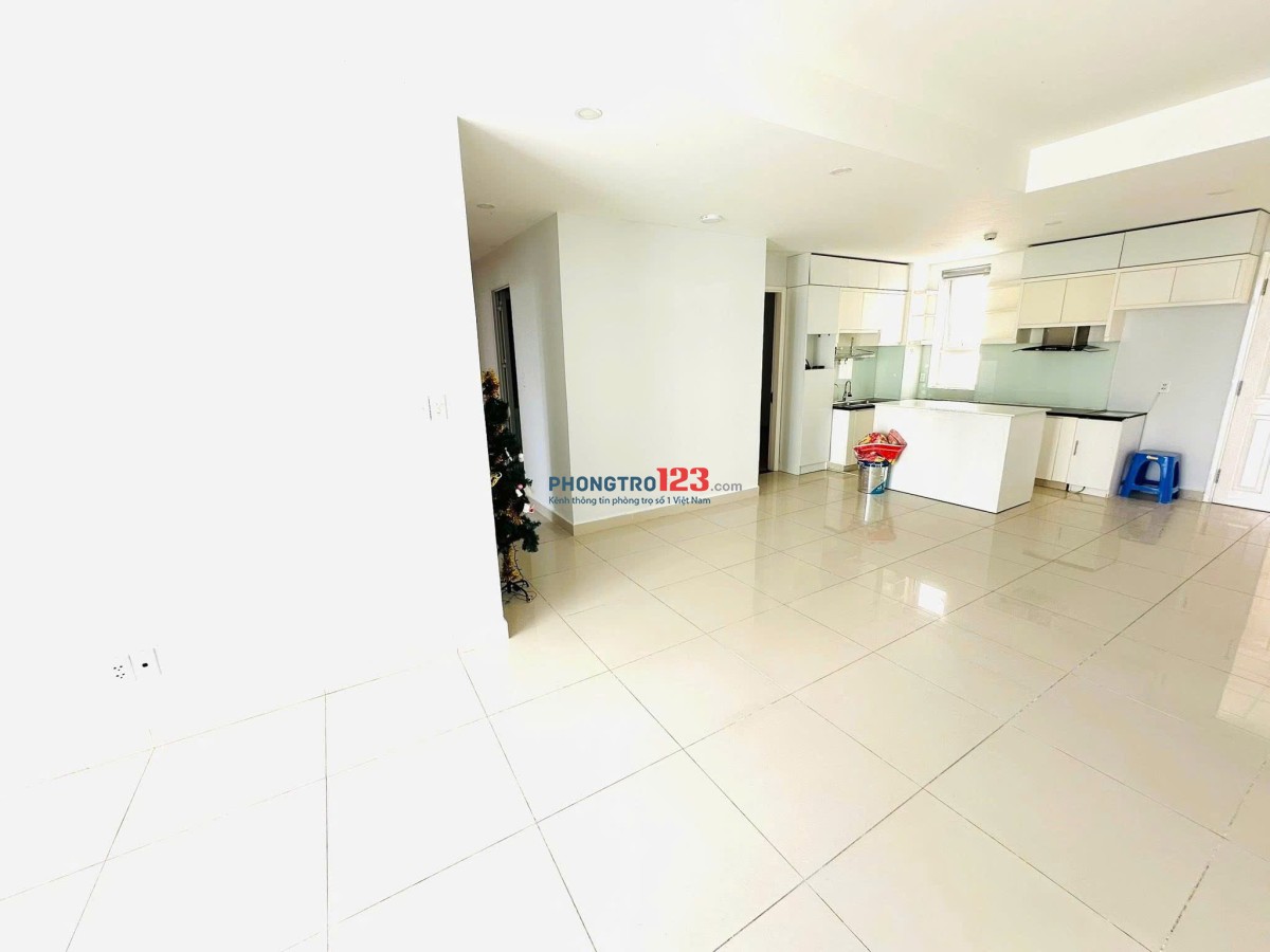 Giá 12tr/th, The Useful (The Era) Lạc Long Quân, TB, 107m2, 3PN, 2WC.