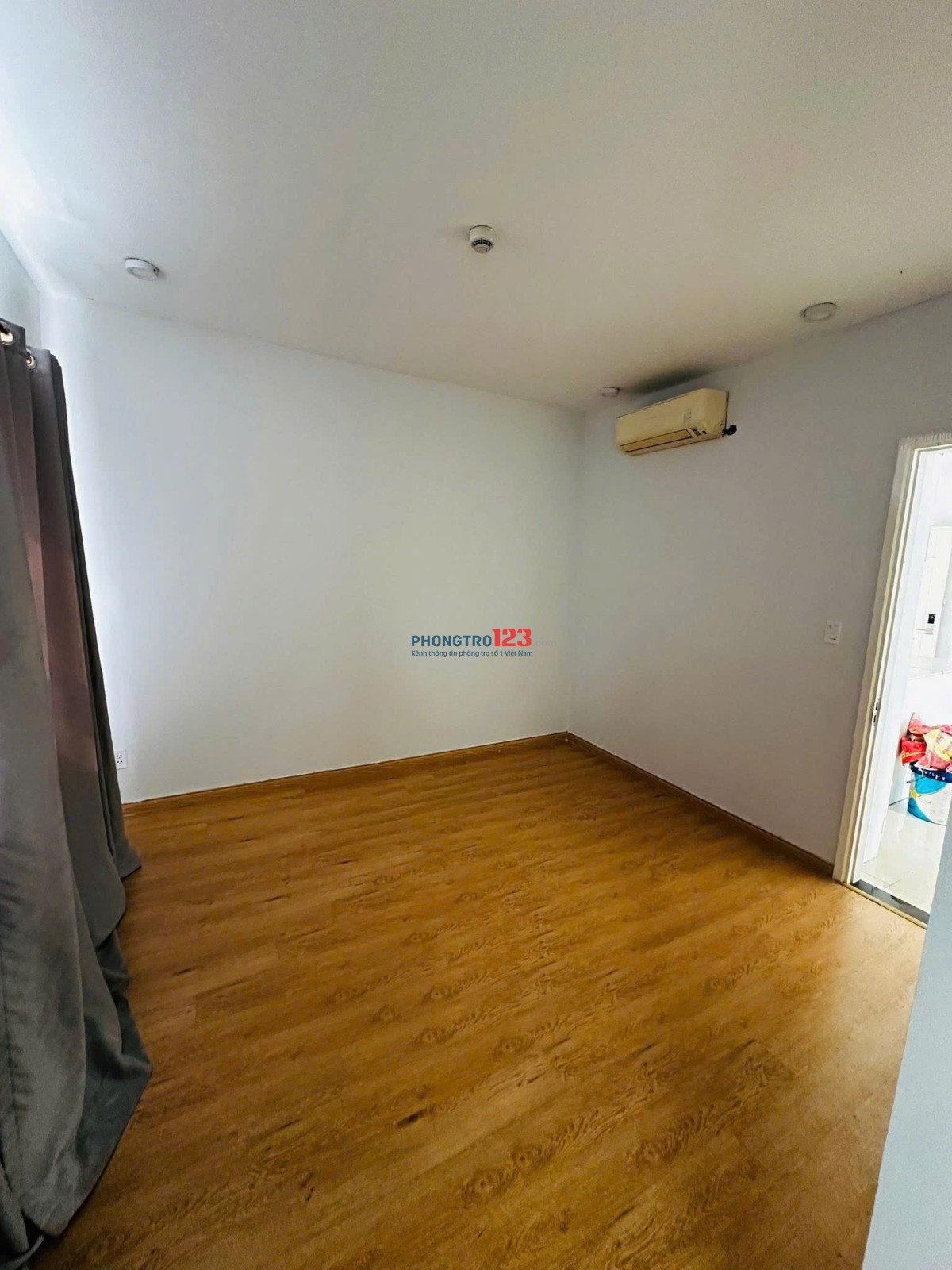 Giá 12tr/th, The Useful (The Era) Lạc Long Quân, TB, 107m2, 3PN, 2WC.