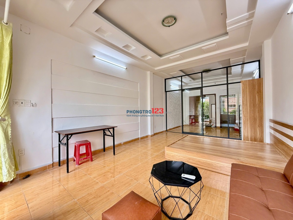 Mới Trống Phòng Ban Công Full Nt Ngay Khu Công Nghiệp Tân Bình- Big C Trường Chinh