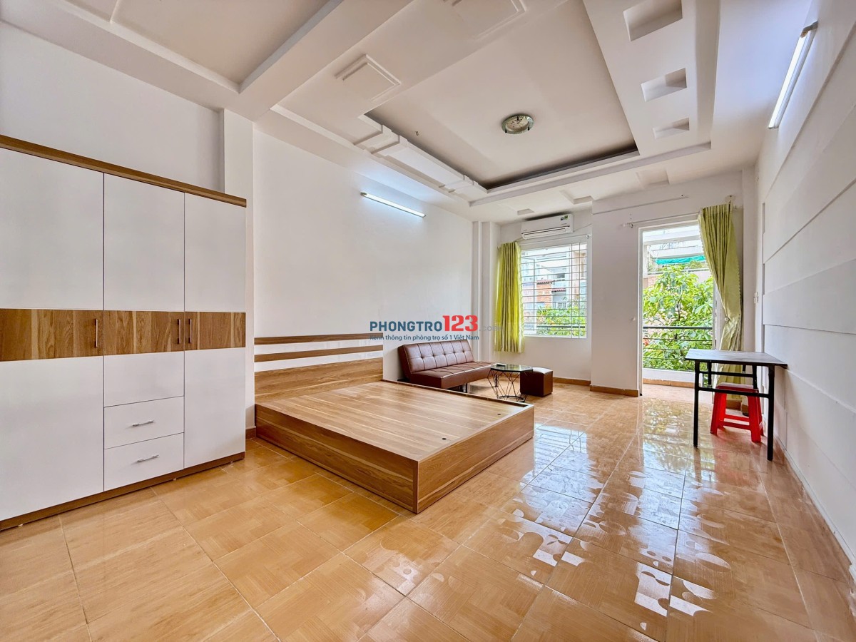 Mới Trống Phòng Ban Công Full Nt Ngay Khu Công Nghiệp Tân Bình- Big C Trường Chinh