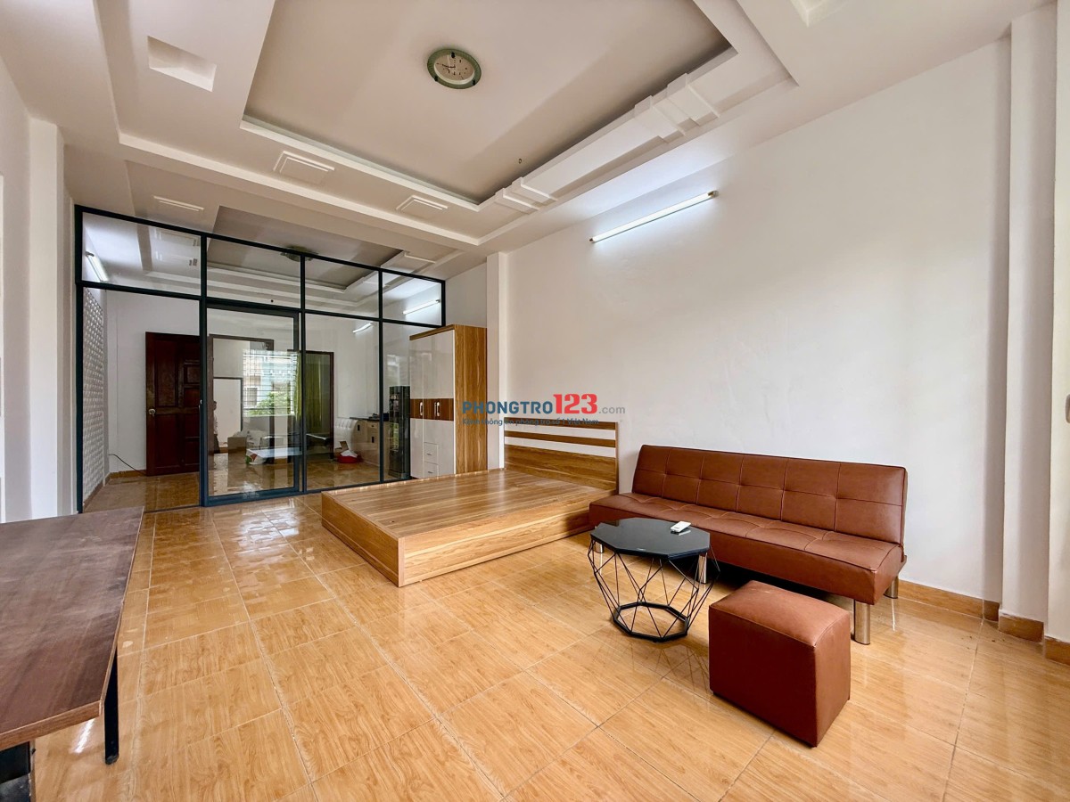 Mới Trống Phòng Ban Công Full Nt Ngay Khu Công Nghiệp Tân Bình- Big C Trường Chinh