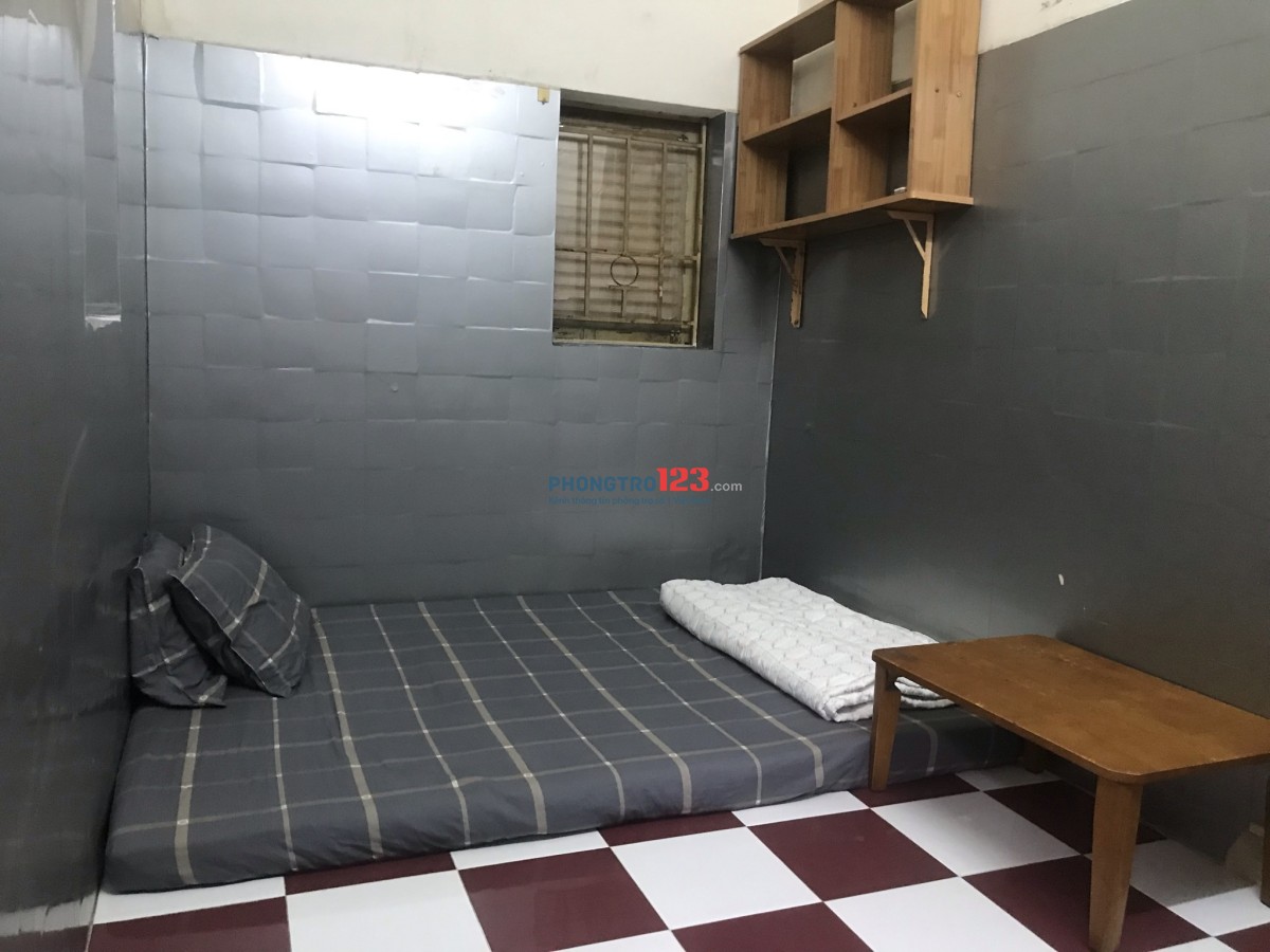 Phòng trọ 12m2 đường Cách Mạng Tháng 8 trung tâm Quận 3