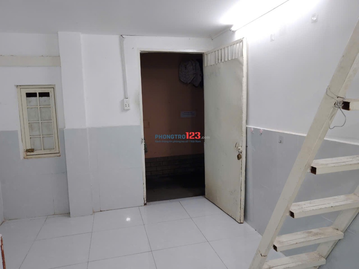 Phòng trọ 12m2 có gác suốt, đường Nguyễn Hữu Cảnh Q. Bình Thạnh