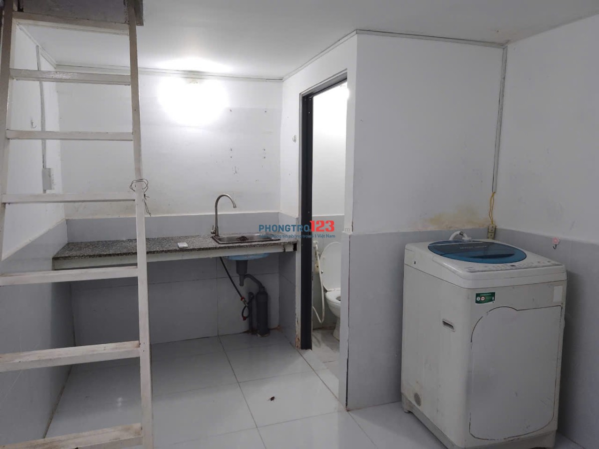 Phòng trọ 12m2 có gác suốt, đường Nguyễn Hữu Cảnh Q. Bình Thạnh