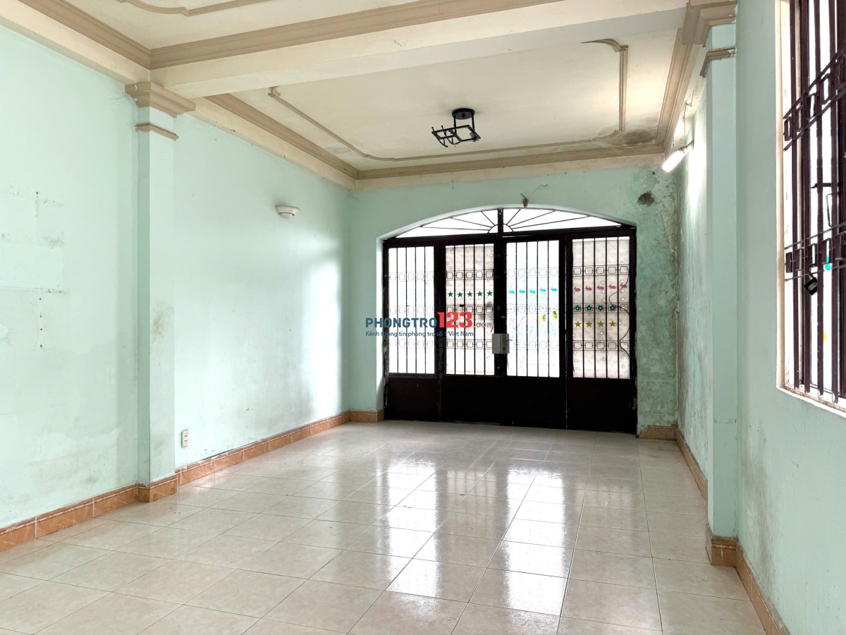 Chỉ 3tr có Ngay Phòng MT Hoàng Kim Giao P5Q8. Free xe máy, phòng rộng, ban công