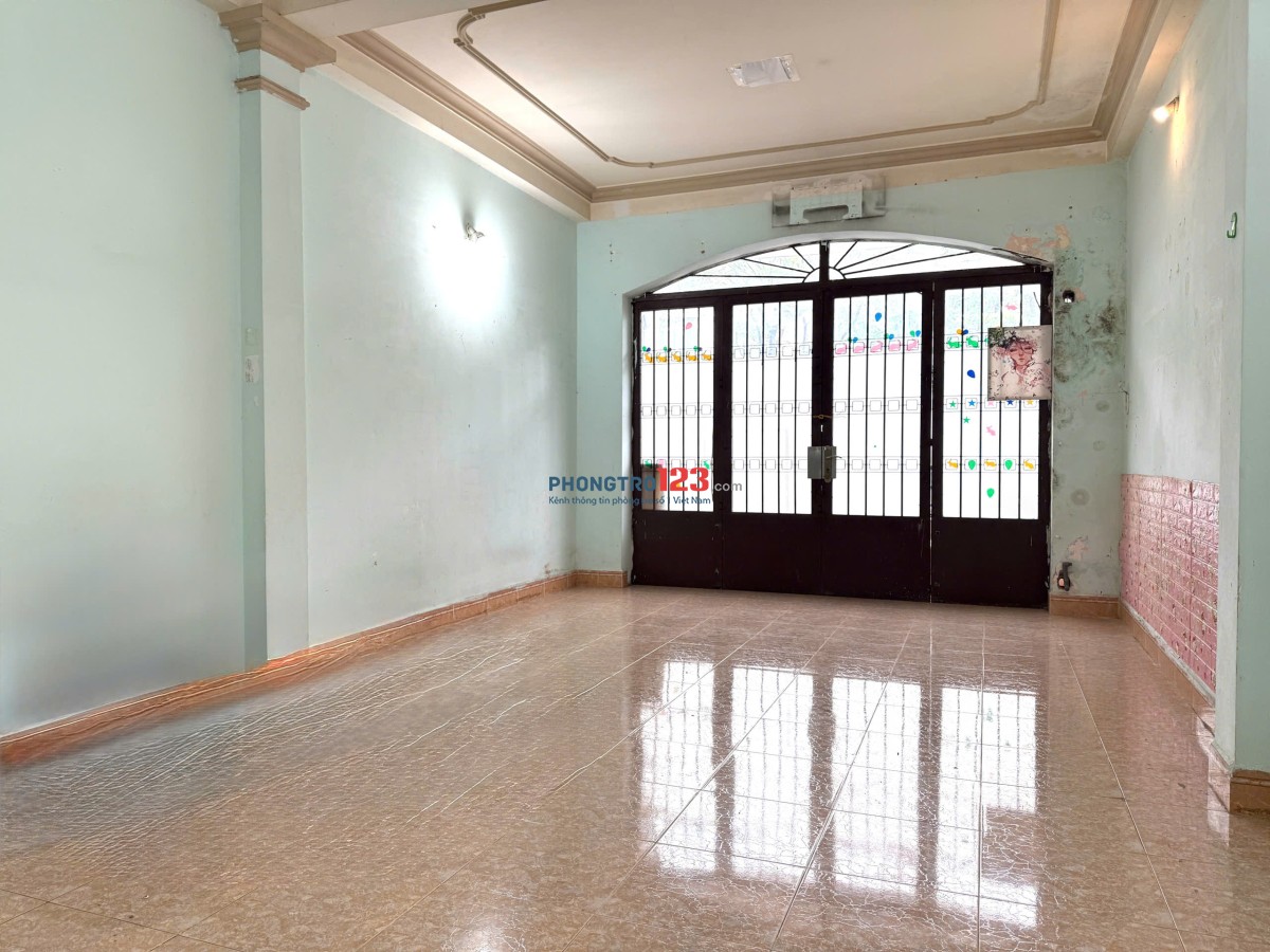 Chỉ 3tr có Ngay Phòng MT Hoàng Kim Giao P5Q8. Free xe máy, phòng rộng, ban công