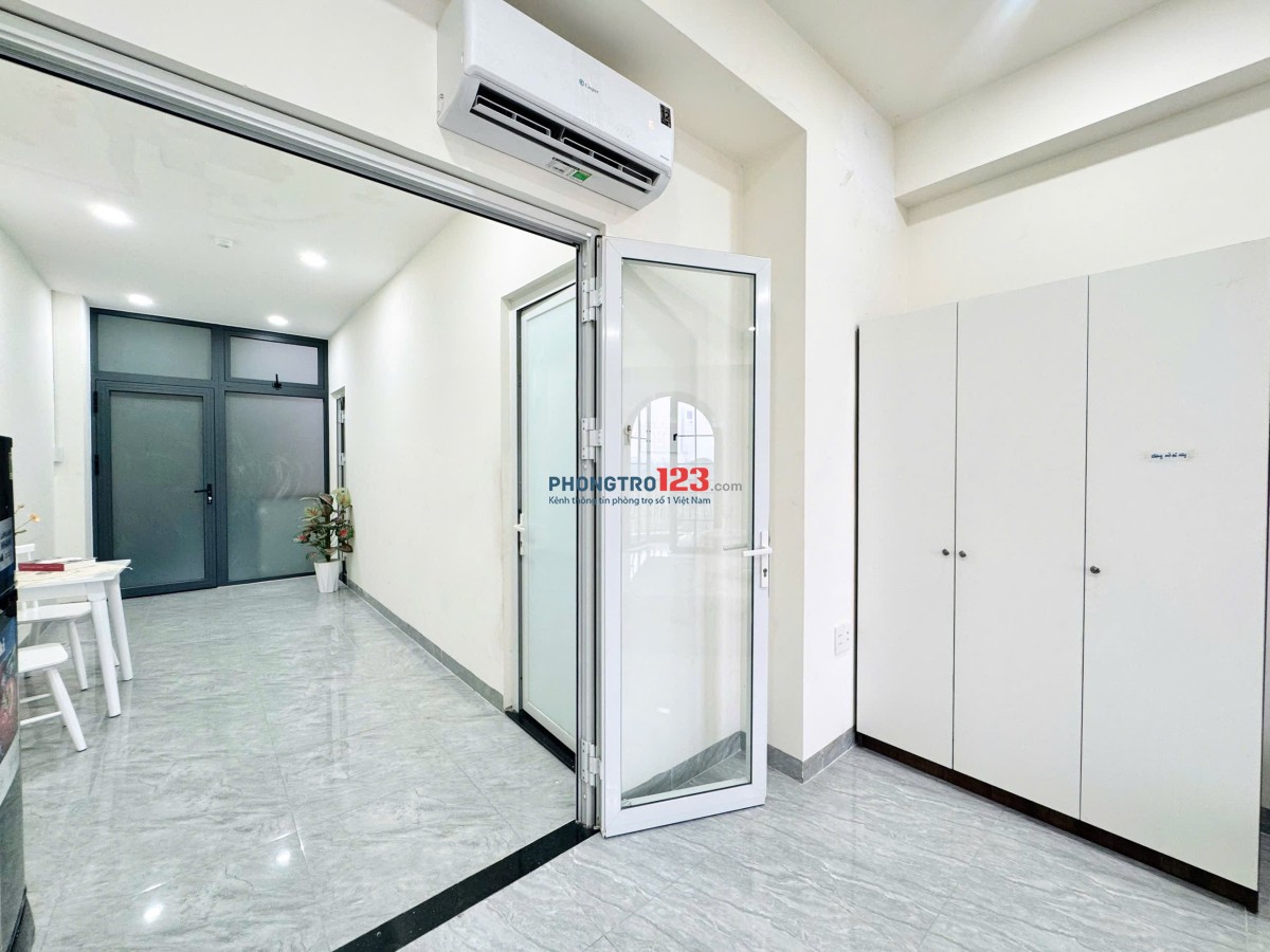Cho Thuê Căn Hộ 1 Phòng Ngủ Ban Công 60m² chỉ từ 7tr , gần sân bay Tân Sơn Nhất, Etown Cộng Hoà