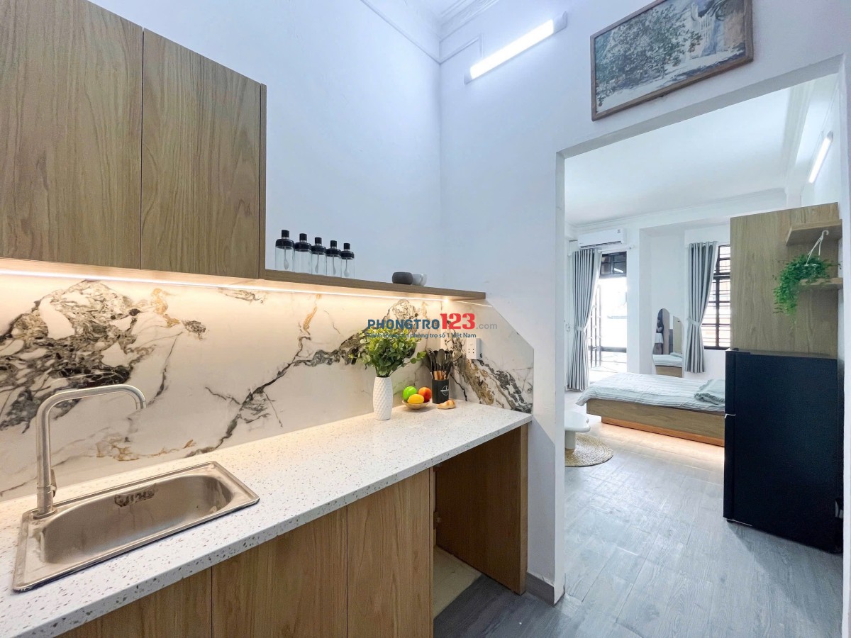 CHO THUÊ CĂN HỘ 1PN BAN CÔNG , 34m2 - NGAY ĐỖ THỊ LỜI , VÒNG XOAY DÂN CHỦ QUẬN 3