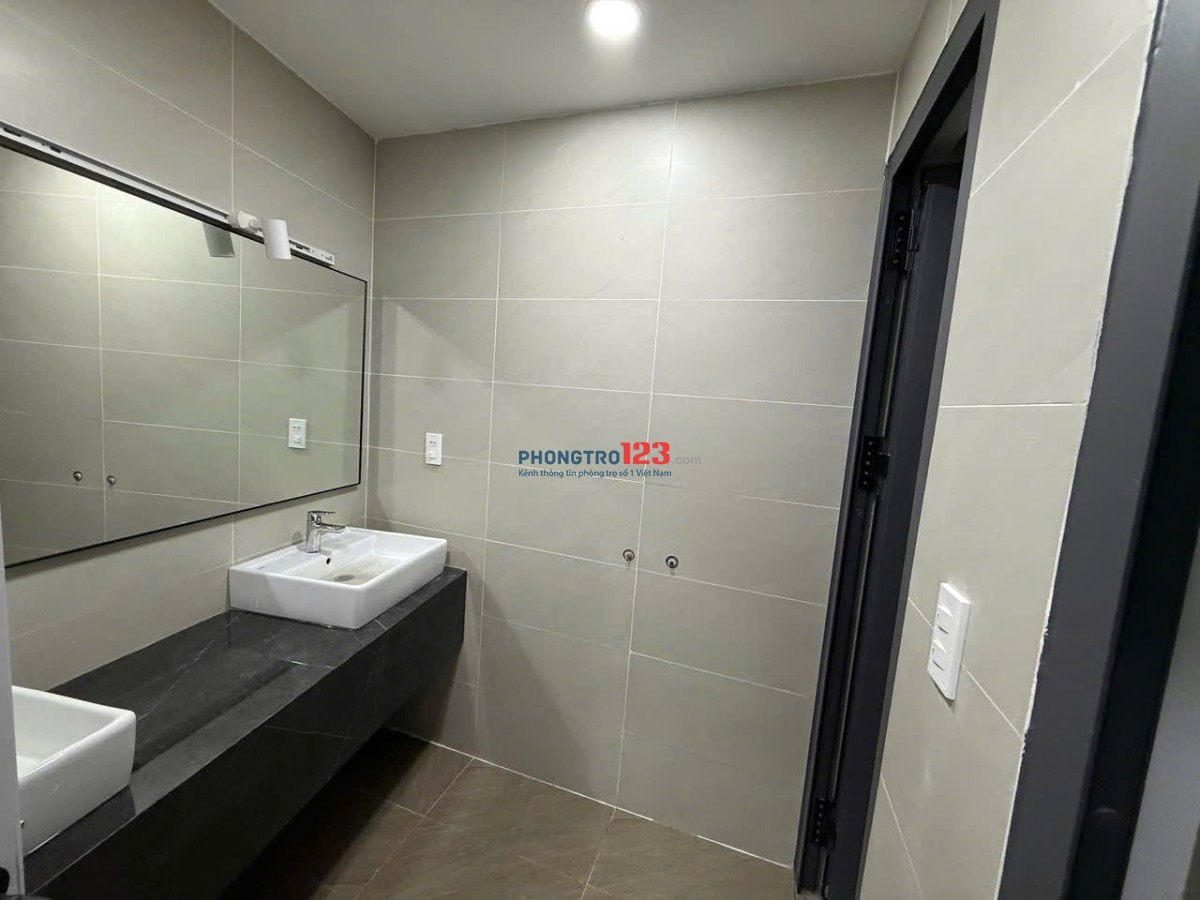 Cho thuê mặt tiền đường Trần Quang Khải ngay chợ, nhà thờ Tân Định Quận 1