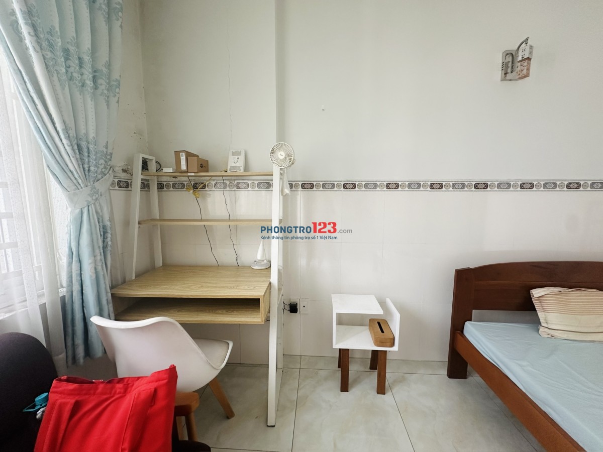 CHO THUÊ PHÒNG CÓ BAN CÔNG, MÁY LẠNH TẠI Q. TÂN PHÚ