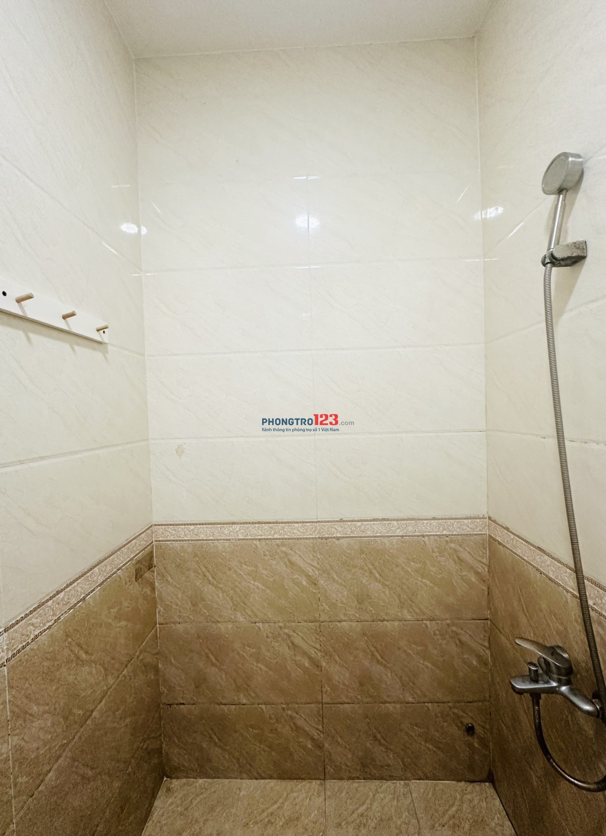 CHO THUÊ PHÒNG CÓ BAN CÔNG, MÁY LẠNH TẠI Q. TÂN PHÚ