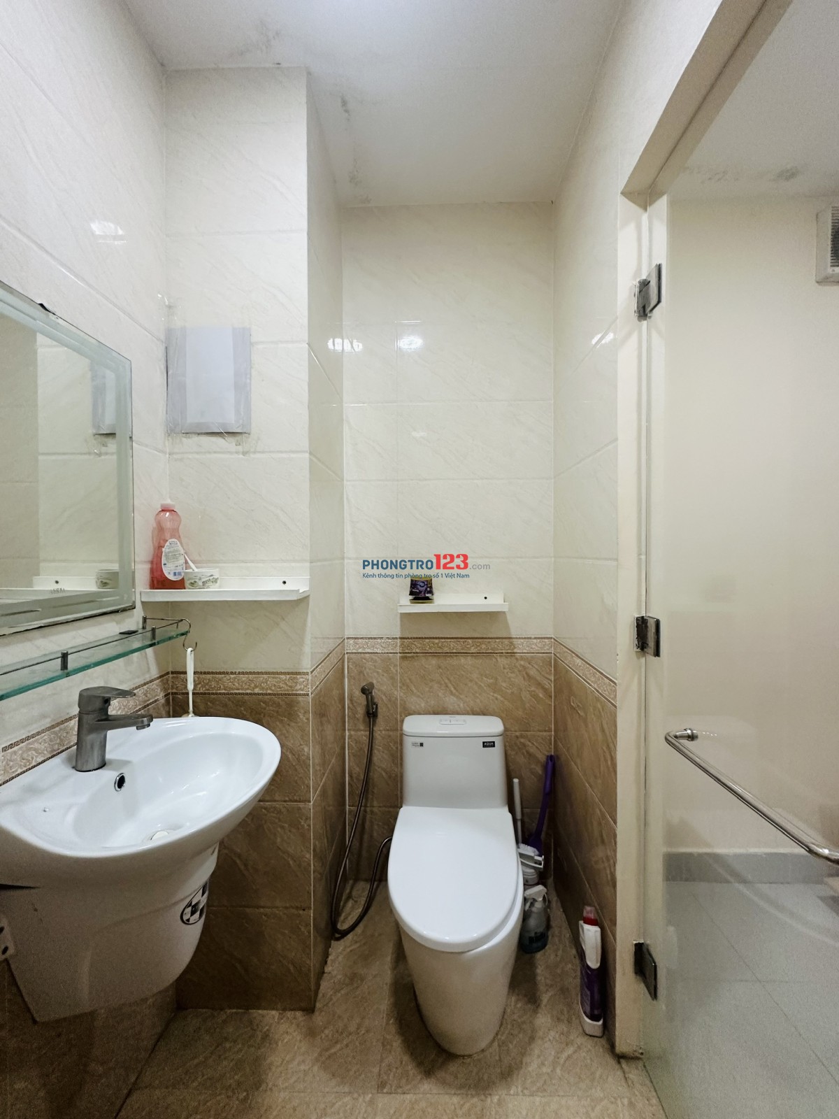 CHO THUÊ PHÒNG CÓ BAN CÔNG, MÁY LẠNH TẠI Q. TÂN PHÚ