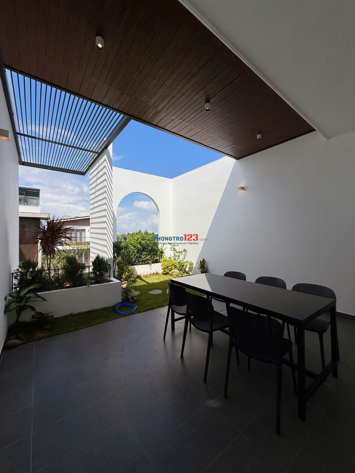 CHO THUÊ NHÀ MẶT TIỀN 3 TẦNG 3PN NHÀ MỚI XÂY THIẾT KẾ HIỆN ĐẠI