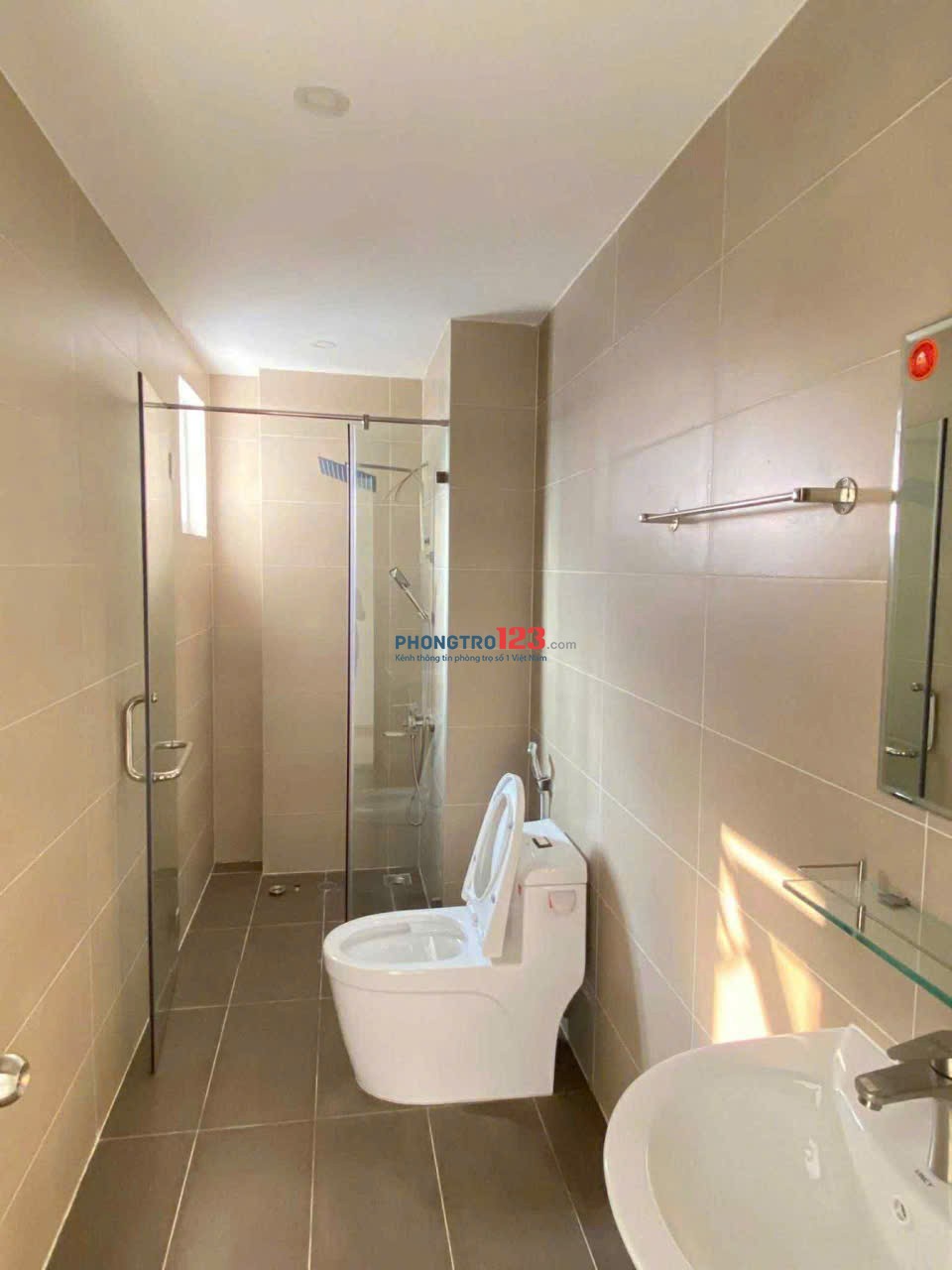 Căn 3p ngủ, 2wc có nội thất cơ bản Chung cư Âu cơ, Tân Phú chỉ 12,5tr