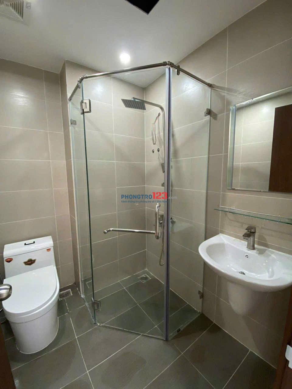 Căn 3p ngủ, 2wc có nội thất cơ bản Chung cư Âu cơ, Tân Phú chỉ 12,5tr