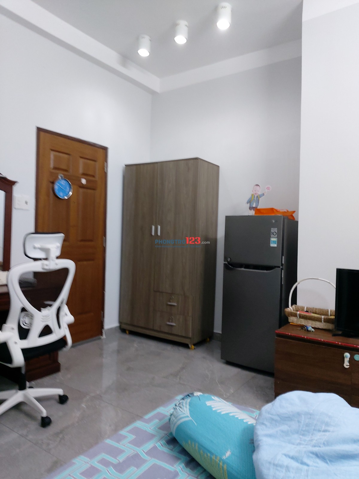 Cho thuê phòng ko chung chủ,co ban cong thoang mát