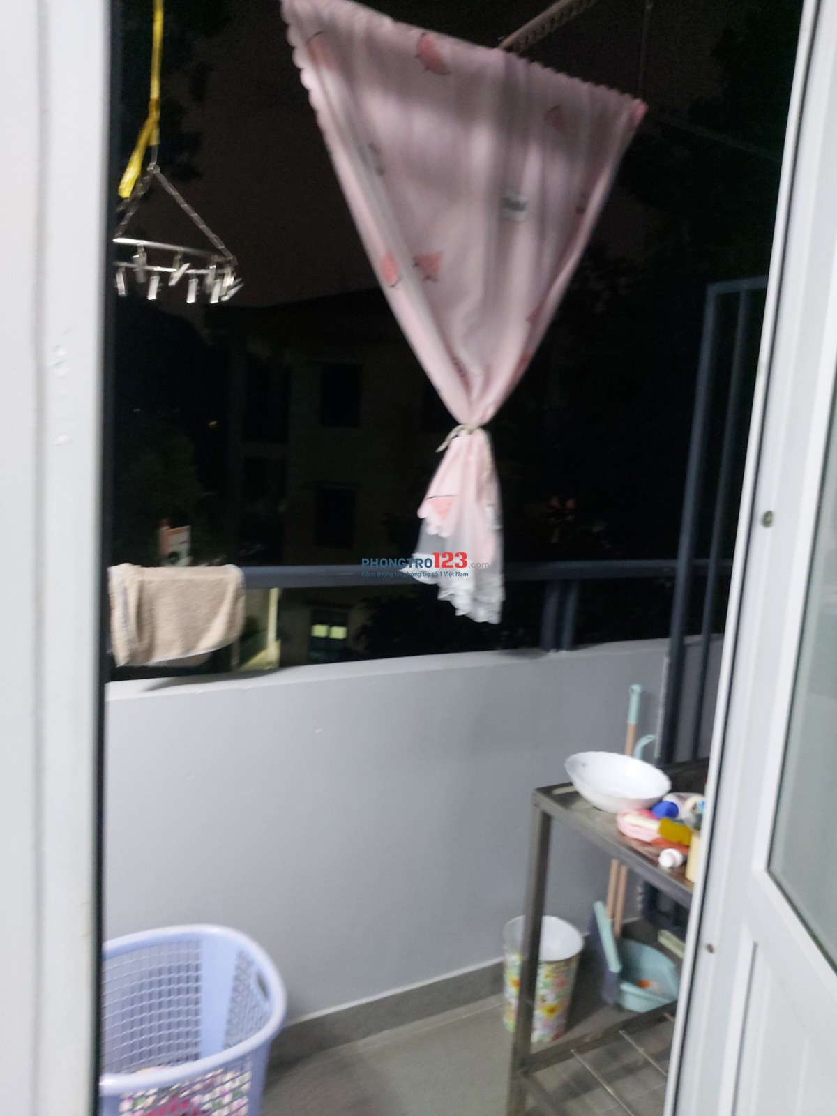 Cho thuê phòng ko chung chủ,co ban cong thoang mát