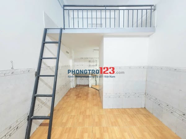 Phòng rộng Đoàn Thị Điểm ở được 4 người gần Trường ĐH Thủ Đức: Ngân Hàng, Kỹ Thuật, ...