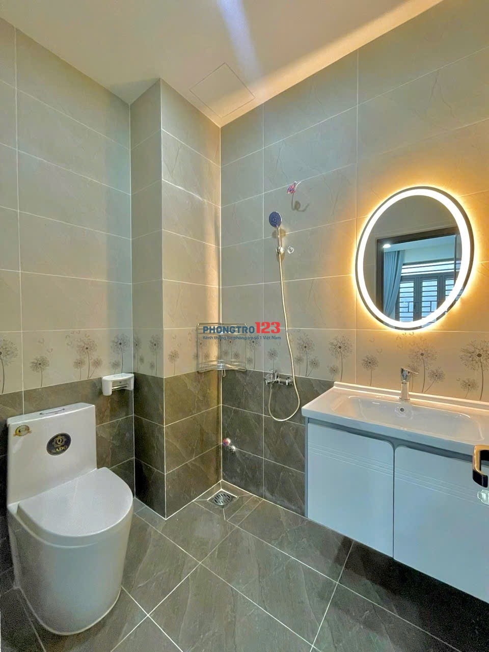 CHO THUÊ PHÒNG 40m2 CỬA SỔ NGAY SÂN BAY TÂN SƠN NHẤT TÂN BÌNH GẦN NHÀ GA T3