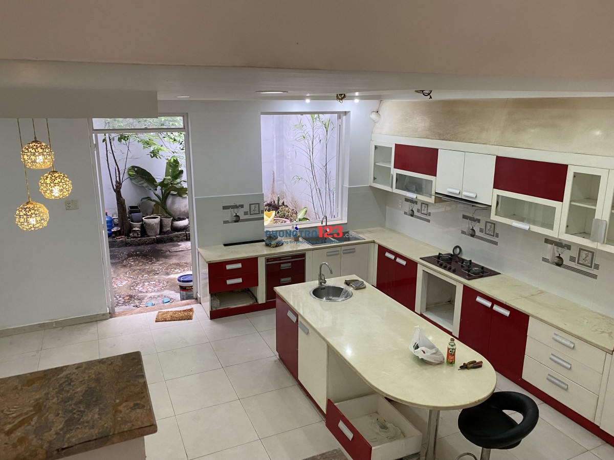 Cho thuê nhà nguyên căn DT: 7 x 23 mặt tiền đường số 5 - Lý Phục Man, P. Bình Thuận, Q7