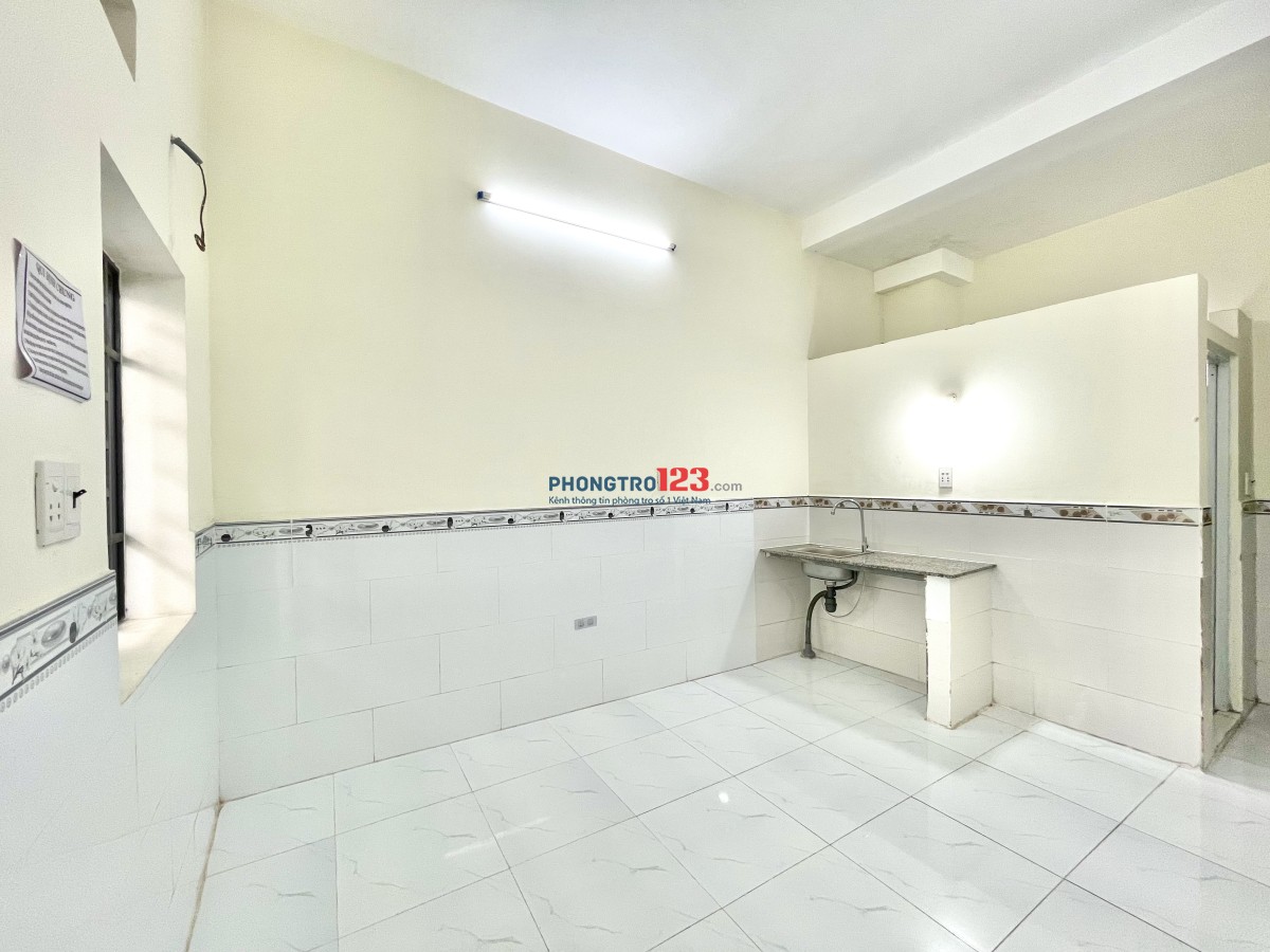 Phòng Ban Công, An Ninh Ngay Sân Bay, CV Gia Định