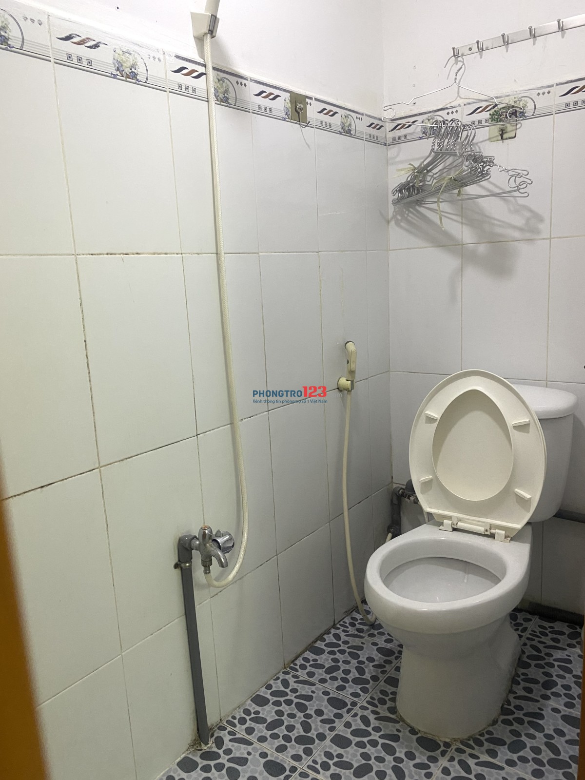 Cho thuê phụ trọ chính chủ có nội thất giá rẻ ngay vòng xoay Lê Đại Hành, p9, Tân Bình