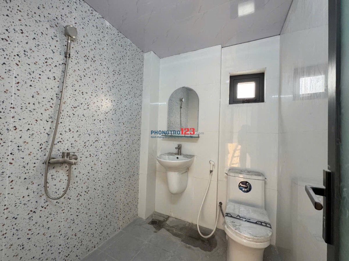 Duplex mới xây ban công riêng full nội thất ngay Nguyễn Ảnh Thủ - Chưa qua sử dụng