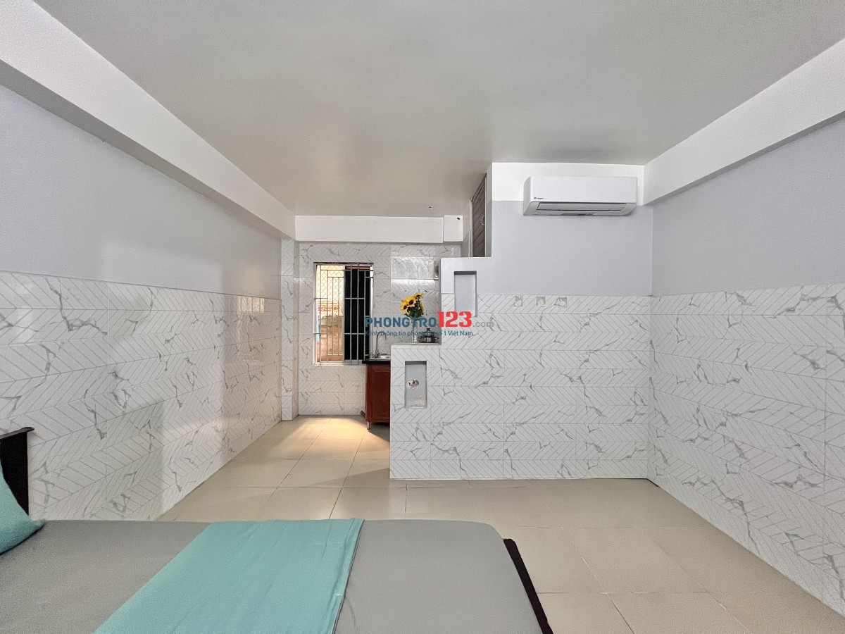 NGAY CHỢ TÂN MỸ, GẦN ĐH UFM, PHÒNG CỬA SỔ ĐÓN NẮNG, THANG MÁY BẢO VỆ