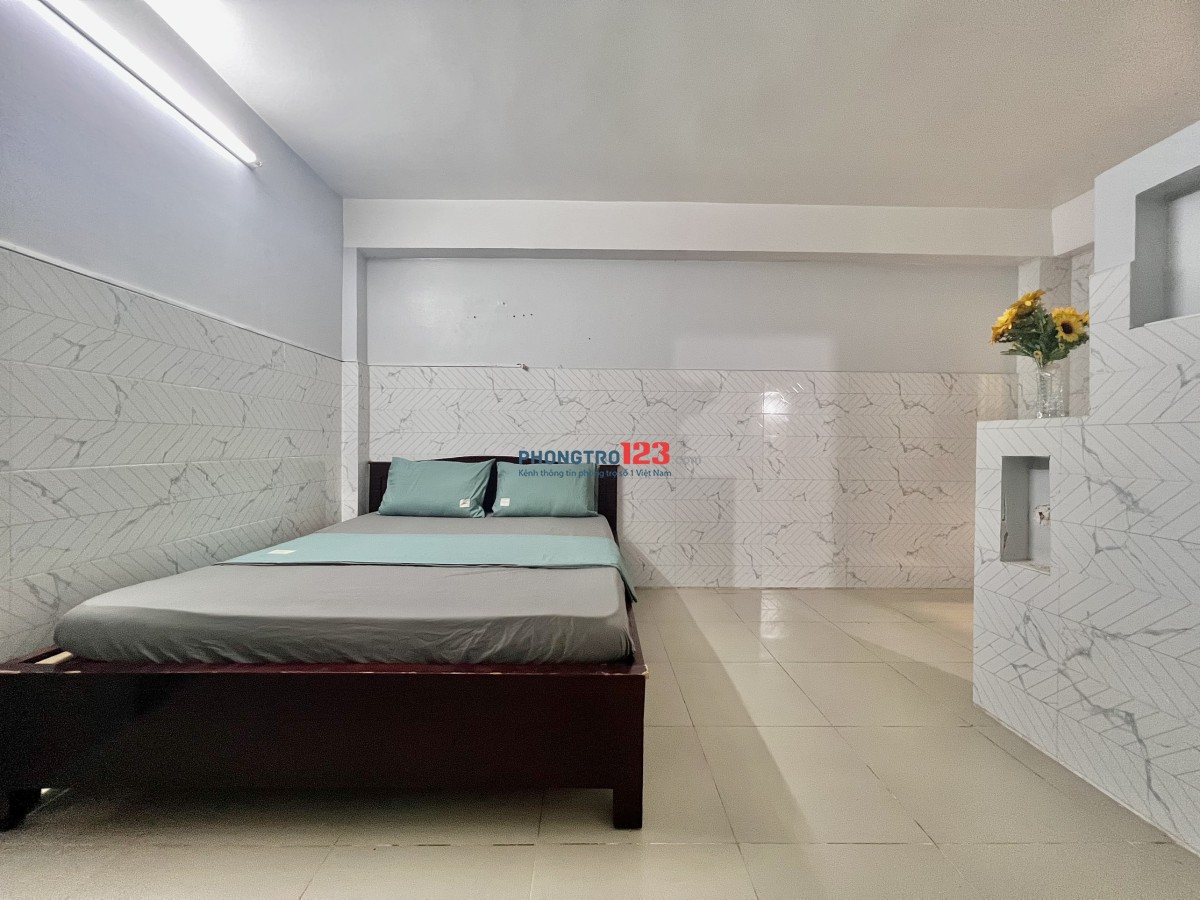 NGAY CHỢ TÂN MỸ, GẦN ĐH UFM, PHÒNG CỬA SỔ ĐÓN NẮNG, THANG MÁY BẢO VỆ