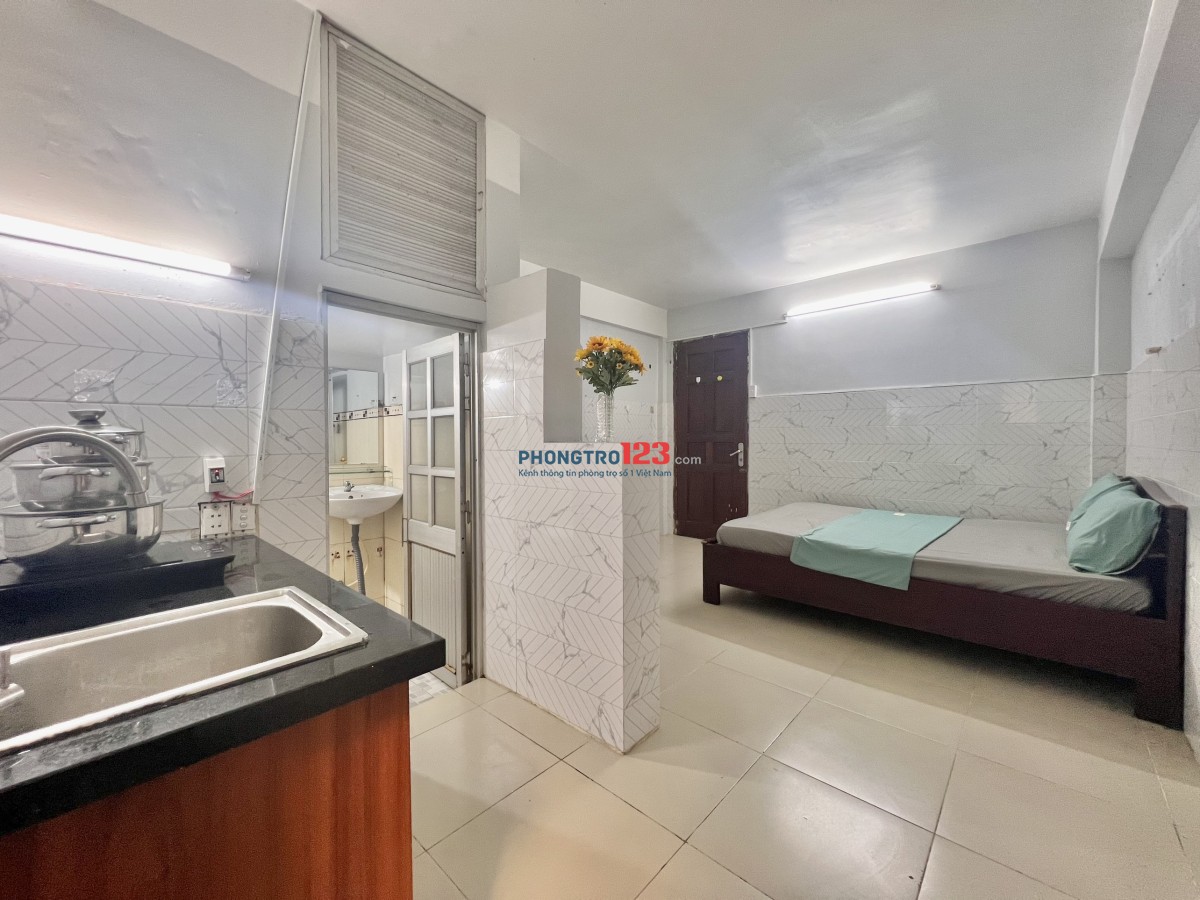 NGAY CHỢ TÂN MỸ, GẦN ĐH UFM, PHÒNG CỬA SỔ ĐÓN NẮNG, THANG MÁY BẢO VỆ