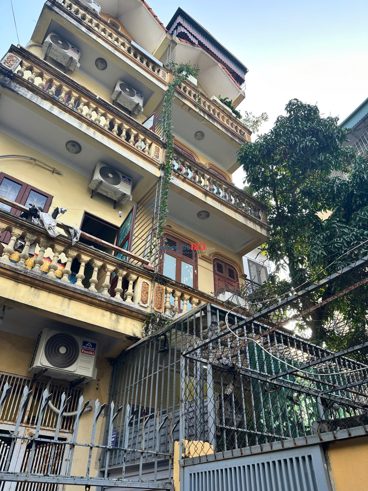 Cho thuê nhà nguyên căn 4 tầng ngõ 279 Hoàng Mai