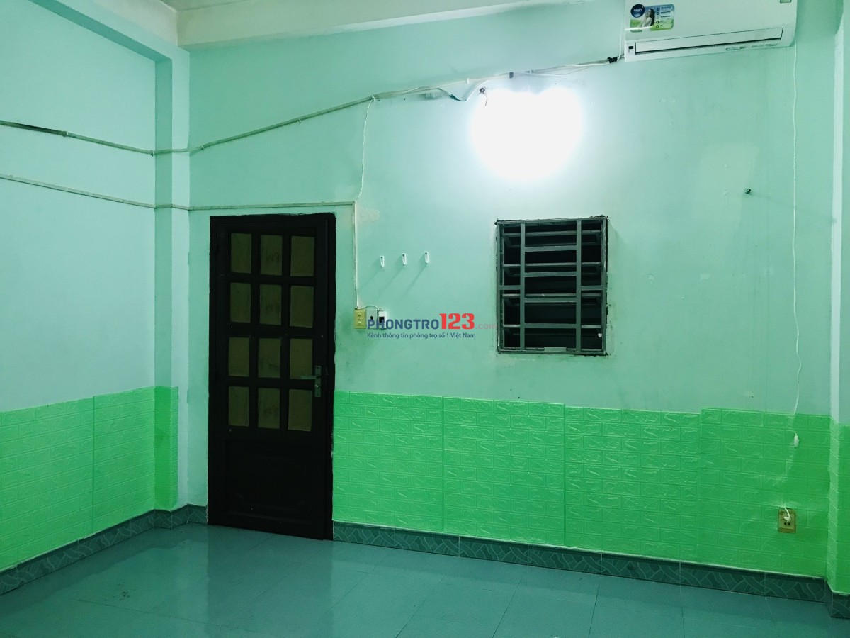 Cho thuê phòng đẹp, full nội thất, có bếp riêng, WC riêng, lối đi riêng tại đường Lạc Long Quân, TB