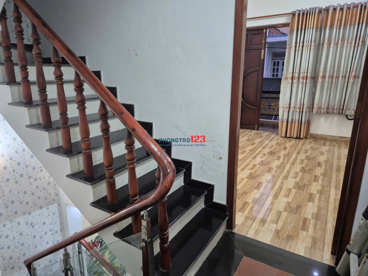 Quận 12 Cho thuê nhà nguyên căn, gần KDC Hiệp Thành City, hẻm xe hơi 7m.