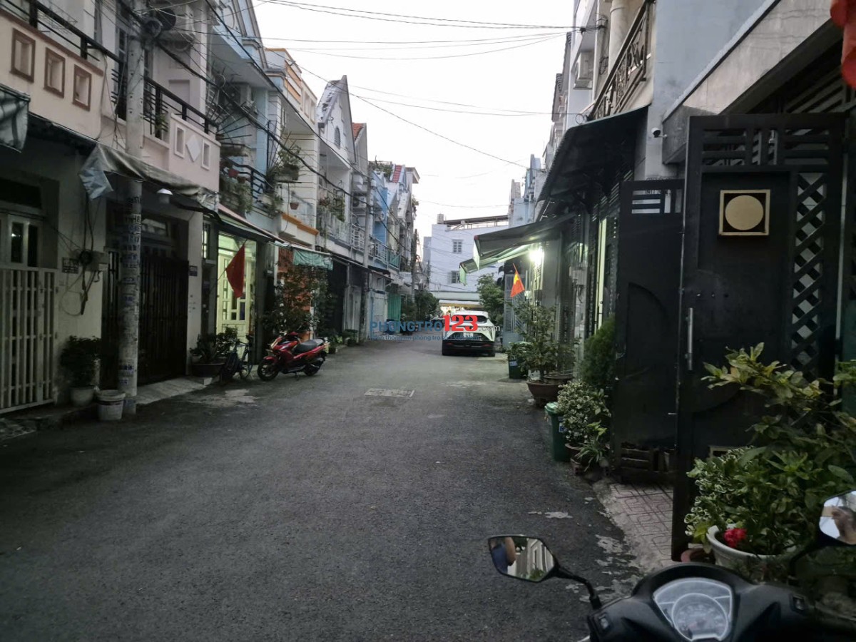 Quận 12 Cho thuê nhà nguyên căn, gần KDC Hiệp Thành City, hẻm xe hơi 7m.