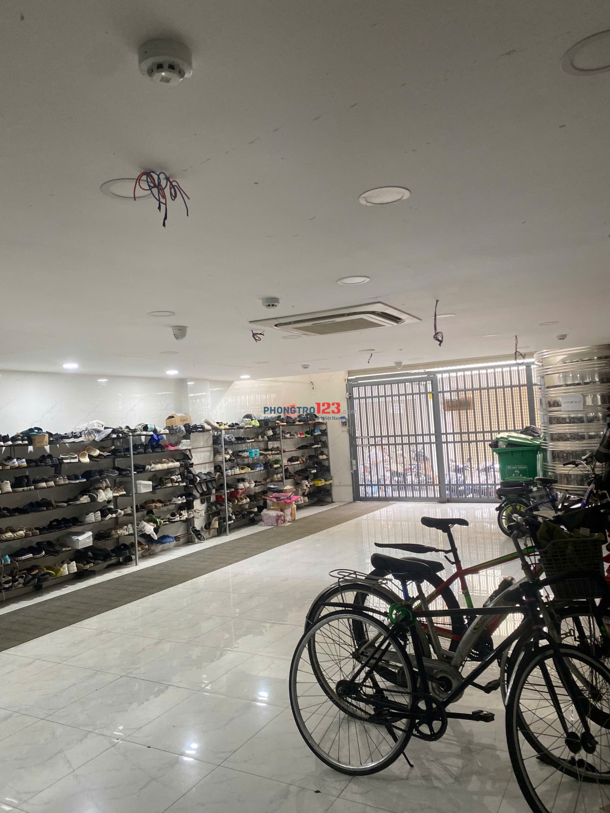 KÍ TÚC XÁ SINH VIÊN - GIÁ HẠT DẺ - Q5, Q10, PN -CAO CẤP - SANG TRỌNG - YÊN TĨNH