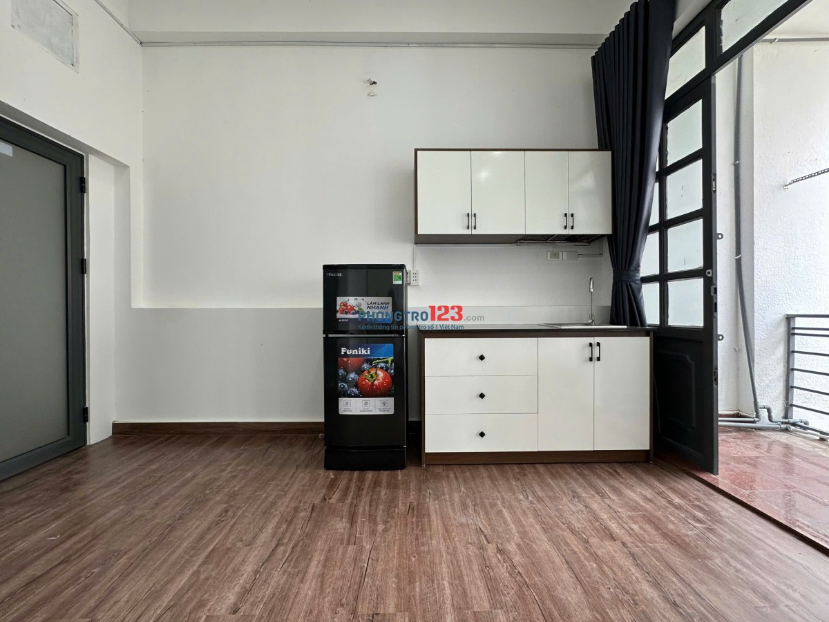 MỚI 100%. PHÒNG BAN CÔNG RỘNG 35M2, FULL NỘI THẤT, BÌNH THẠNH GẦN ĐH VĂN LANG. GIÁ TỪ 5TRX