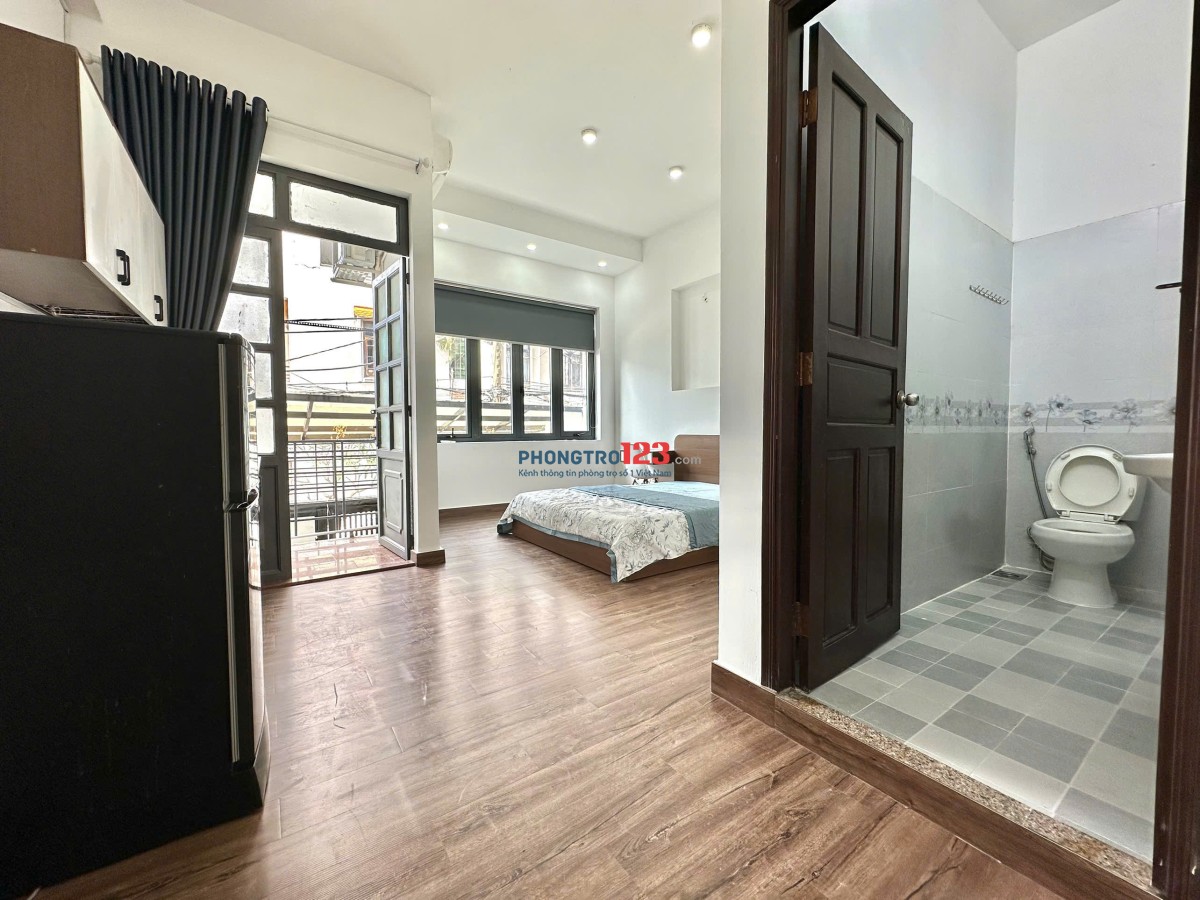 MỚI 100%. PHÒNG BAN CÔNG RỘNG 35M2, FULL NỘI THẤT, BÌNH THẠNH GẦN ĐH VĂN LANG. GIÁ TỪ 5TRX