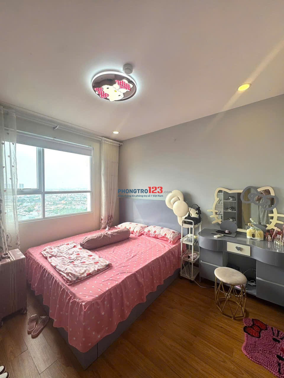 Chung cư 590 CMT8, Quận 3: 90m2, 3p ngủ, máy lạnh, 13triệu