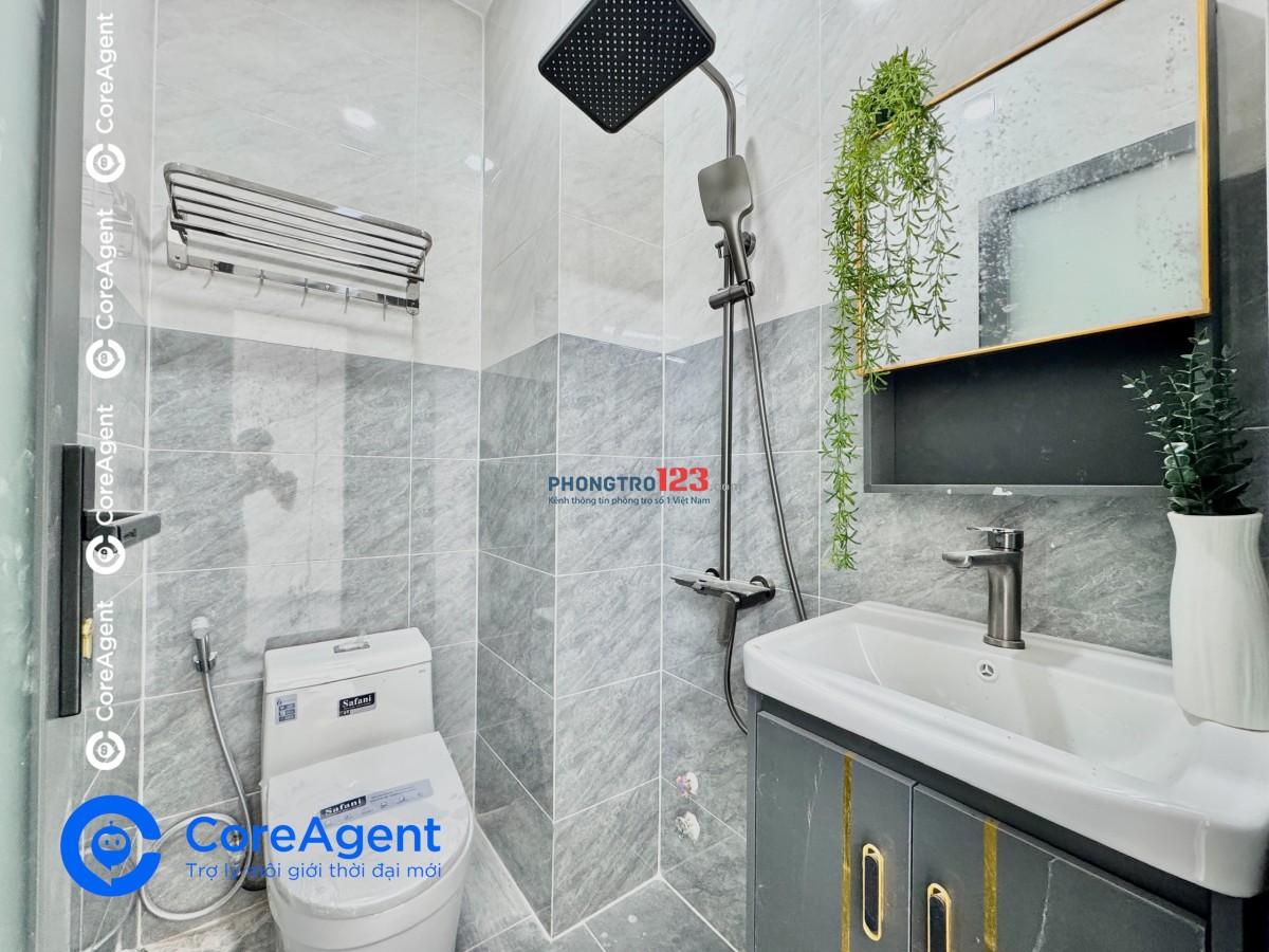 Studio ban công - Mới 100% - ngay 250 Võ Văn Hát