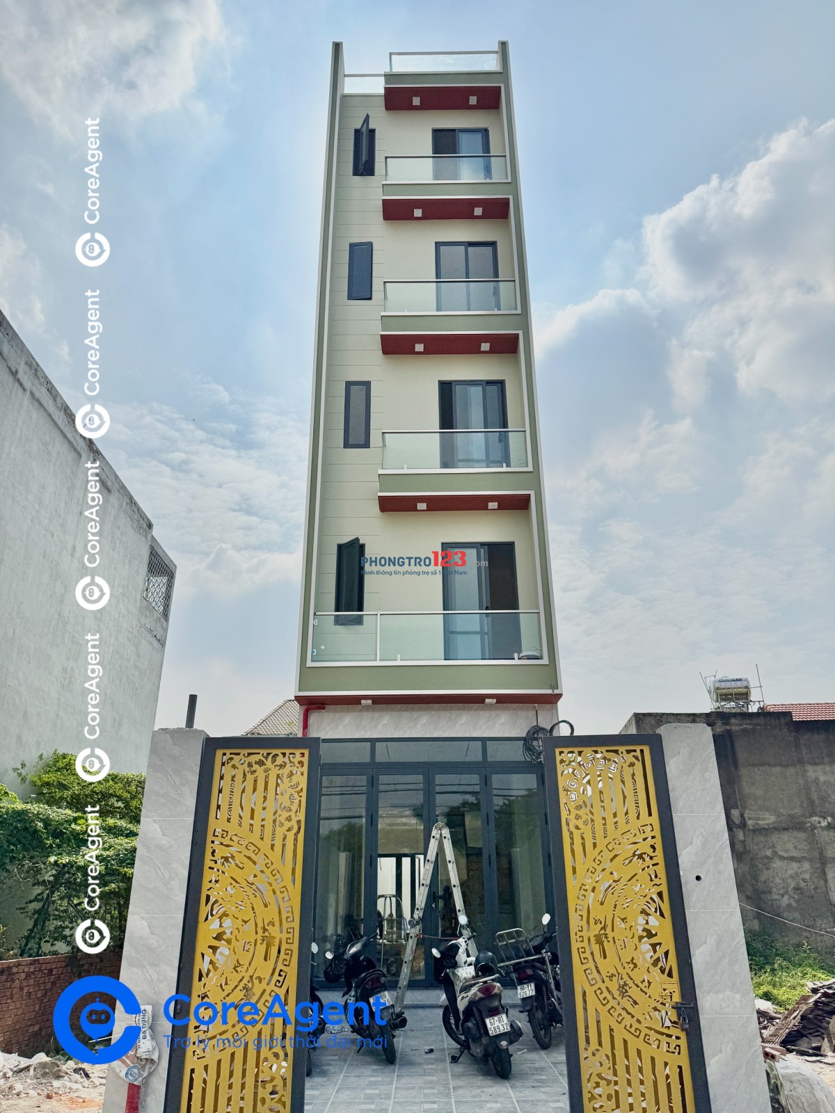 Studio ban công - Mới 100% - ngay 250 Võ Văn Hát