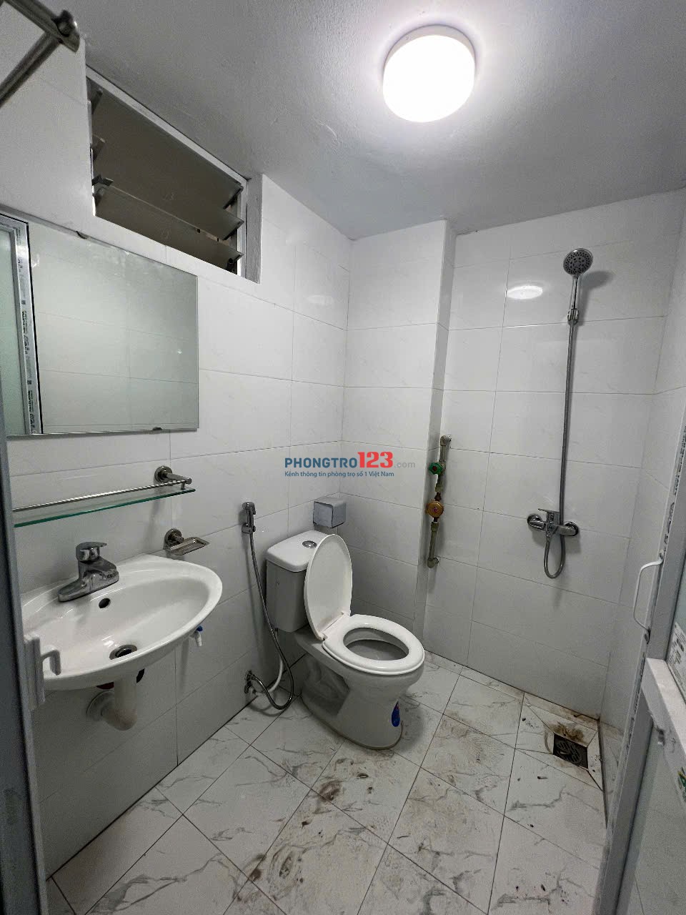 Phòng trọ cho sinh viên, người đi làm chỉ việc sách va ly vào ở luôn