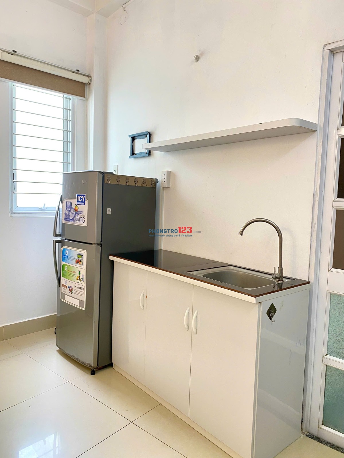 Cho thuê phòng trọ đầy đủ nội thất cơ bản gần ĐH Văn Lang Q. Bình Thạnh