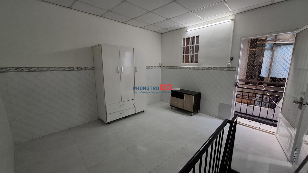 Nhà mới, nhỏ xinh. Ngay trung tâm Bình Thạnh