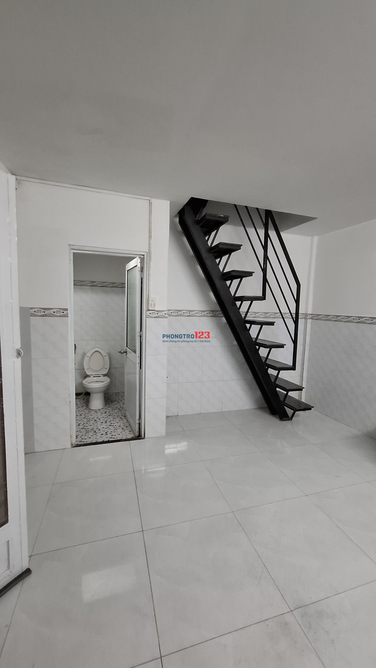 Nhà mới, nhỏ xinh. Ngay trung tâm Bình Thạnh