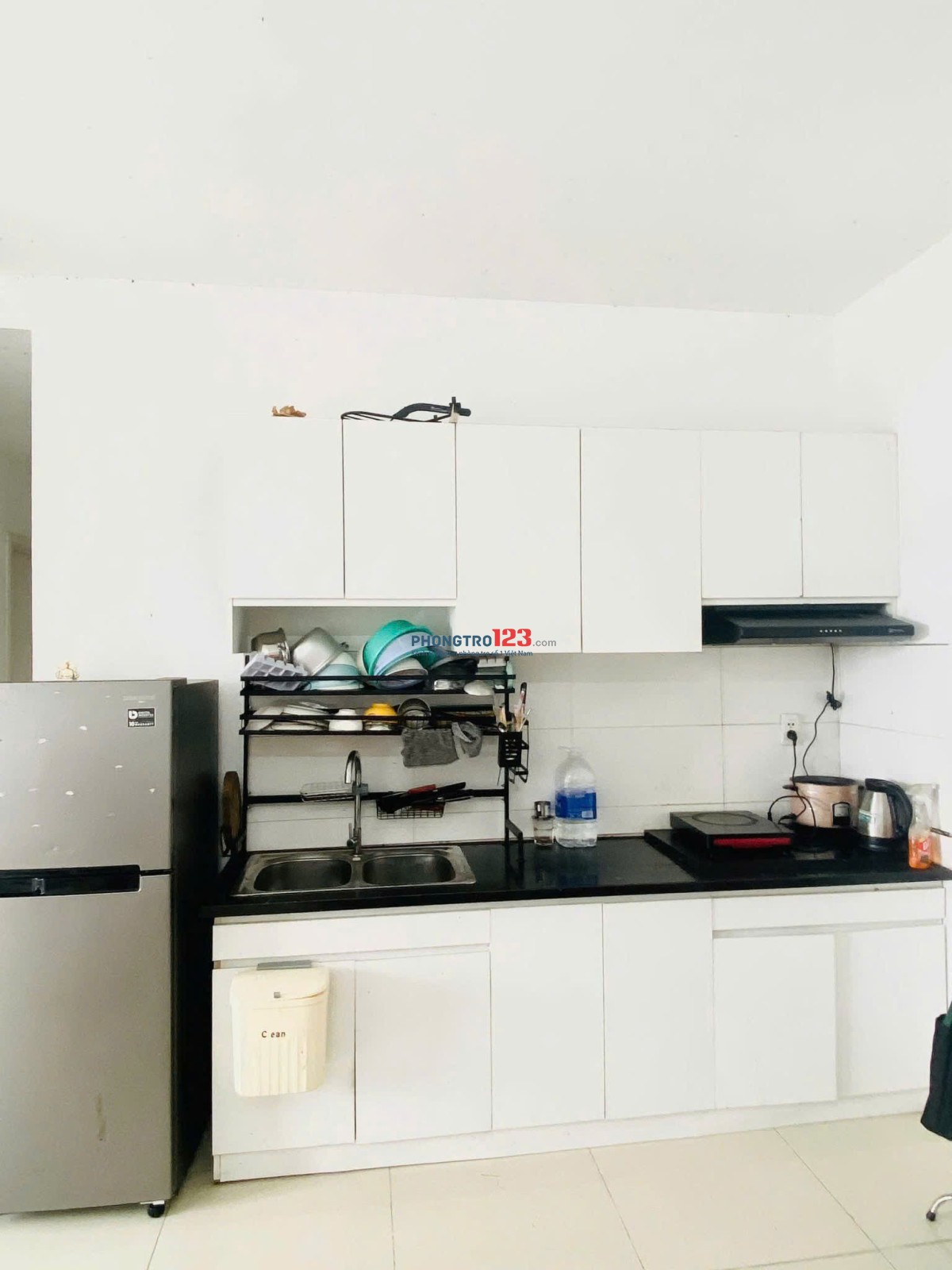 Giá 9tr5/th, C/c Carillon 2, Trịnh Đình Thảo, TP: 2p ngủ, 2WC, 75m2.