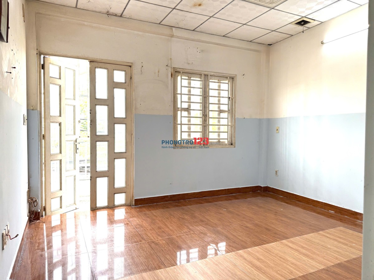 Cho thuê Phòng Âu Dương Lân P3Q8. (25m2) từ 2.5triệu/P, Có WC riêng