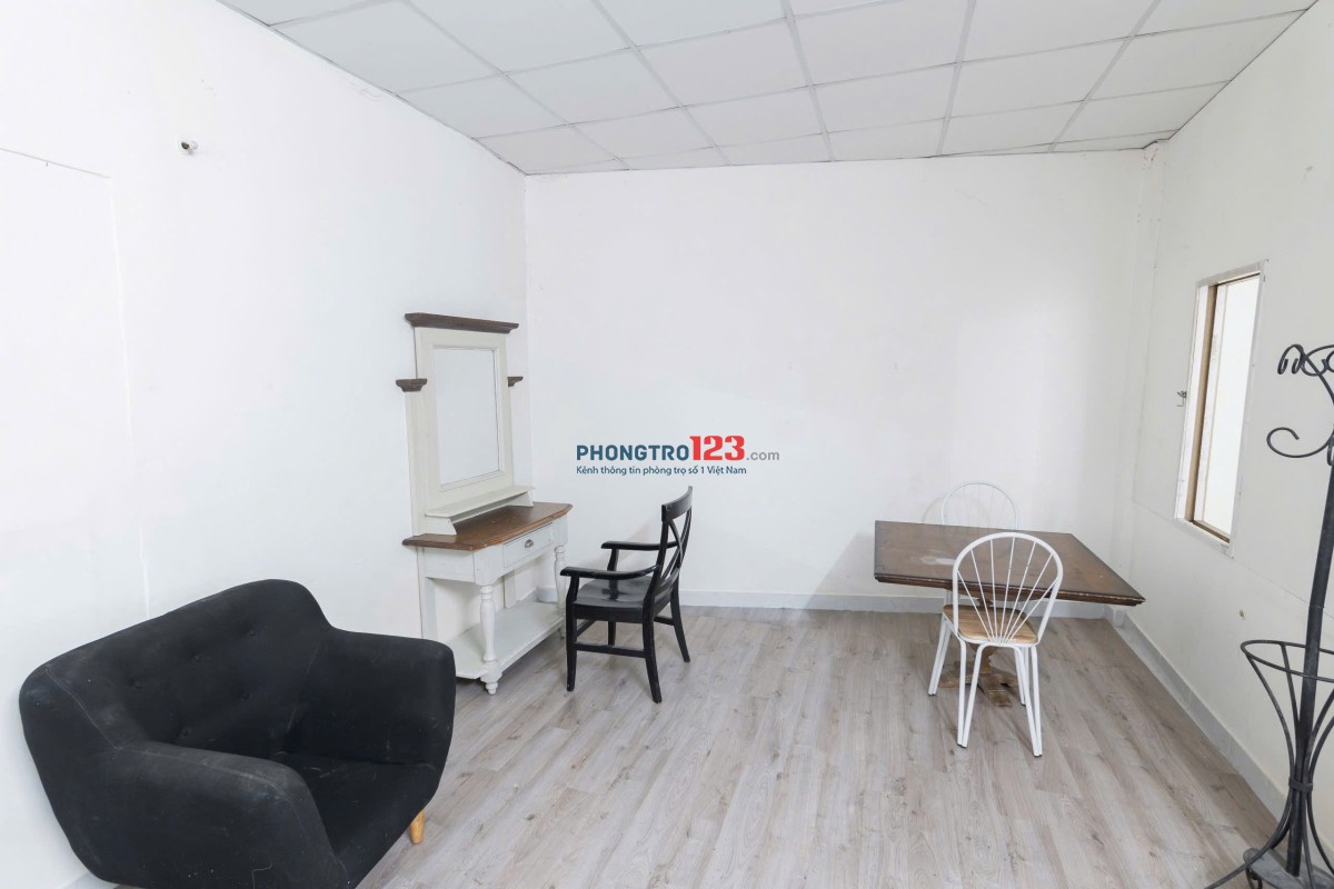 Phòng Tại: Sư Vạn Hạnh - Quận 10 - LẦU 2