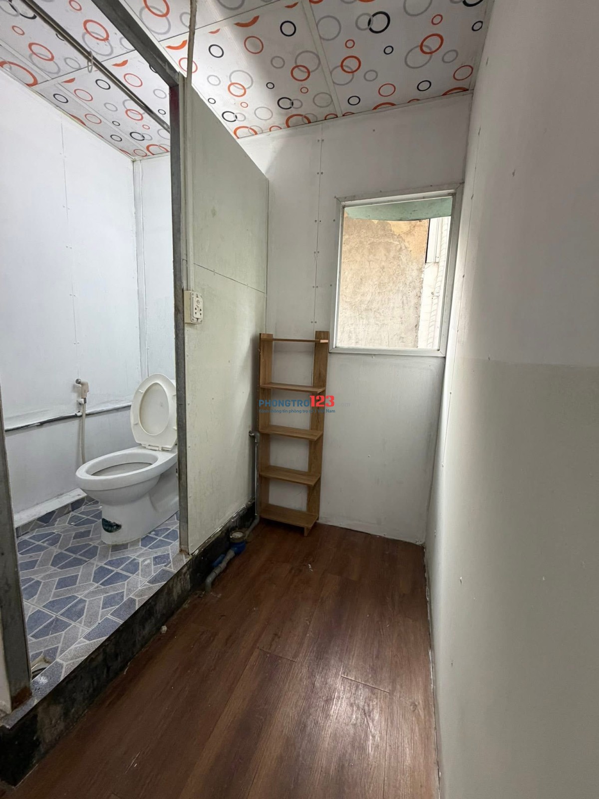 Phòng cửa sổ trời thoáng mát, Tolet riêng , Giờ giấc tự do, không chung chủ, có sân để xe trong nhà