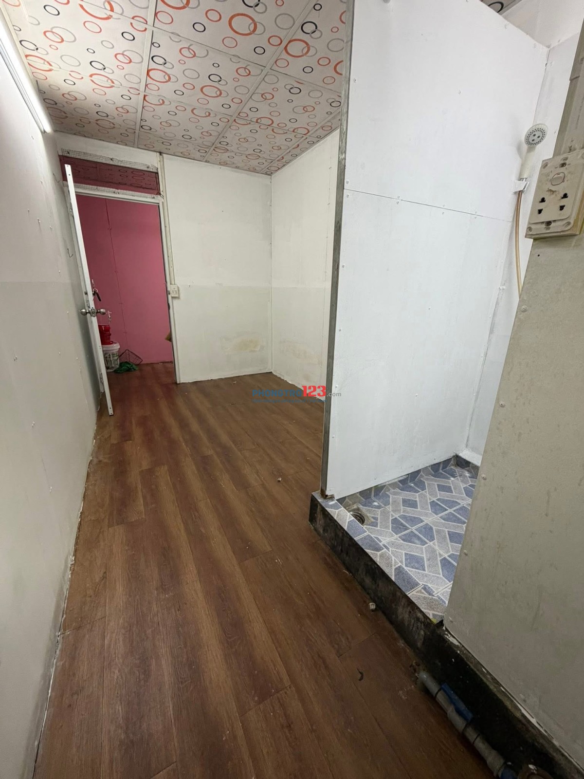 Phòng cửa sổ trời thoáng mát, Tolet riêng , Giờ giấc tự do, không chung chủ, có sân để xe trong nhà